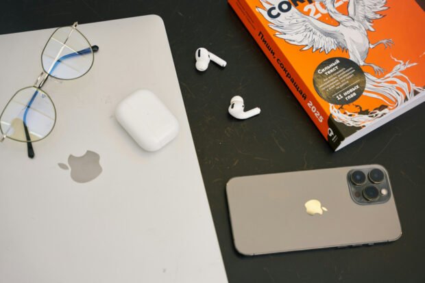 Keperluan atau sebenarnya sekadar kehendak. Gambar hiasan oleh Maxim Ilyahov - Unsplash